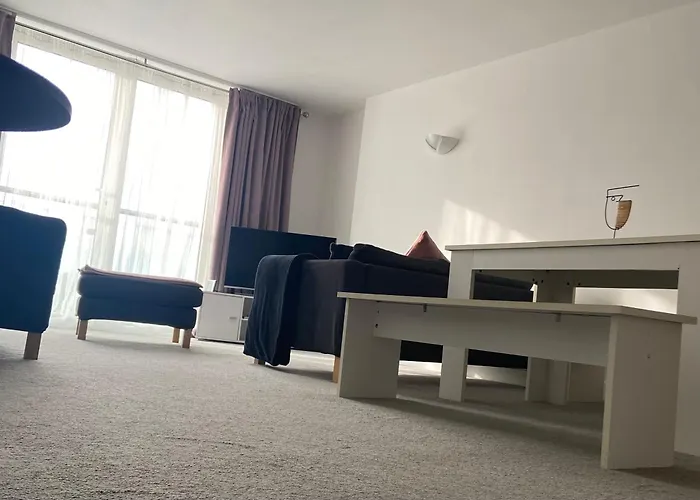 2 Bedroom Near Ocean Village Marina Port Apartment