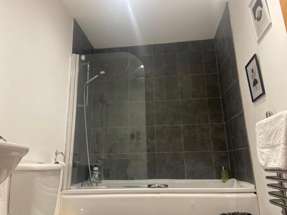 Apartment 2 Bedroom Near Ocean Village Marina Port *