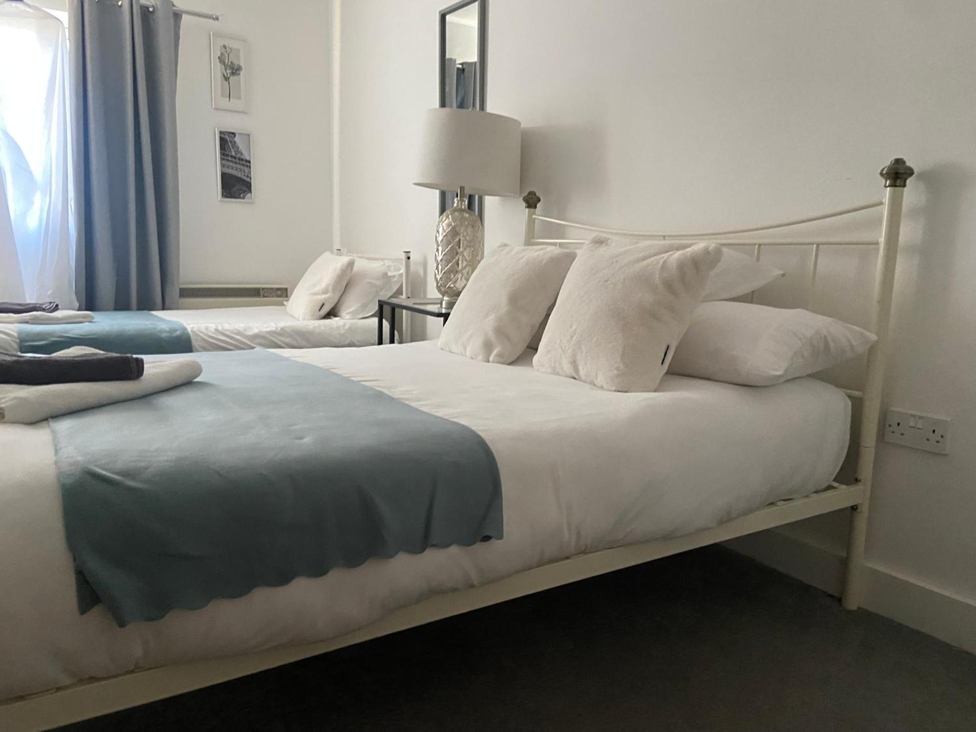 2 Bedroom Near Ocean Village Marina Port *